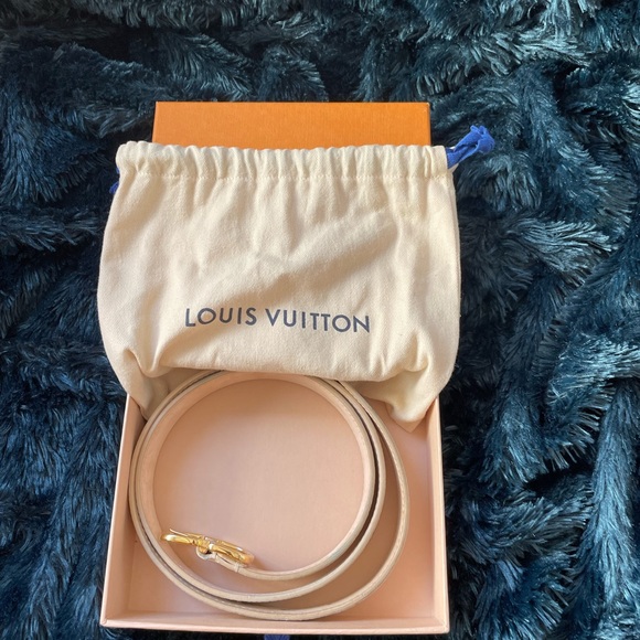 Louis Vuitton Damier Azur belt, size 90|36. Worn less than 5 times. - Picture 2 of 6